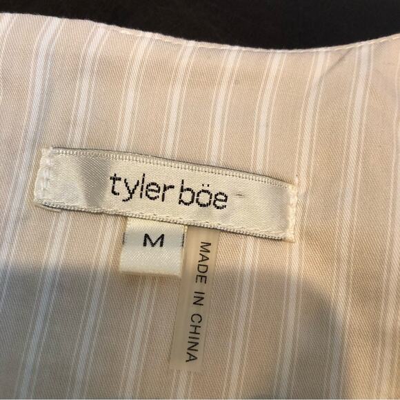 Tyler Boe tan and white striped ruffle pleated hem sleeve top size Medium - Picture 7 of 15